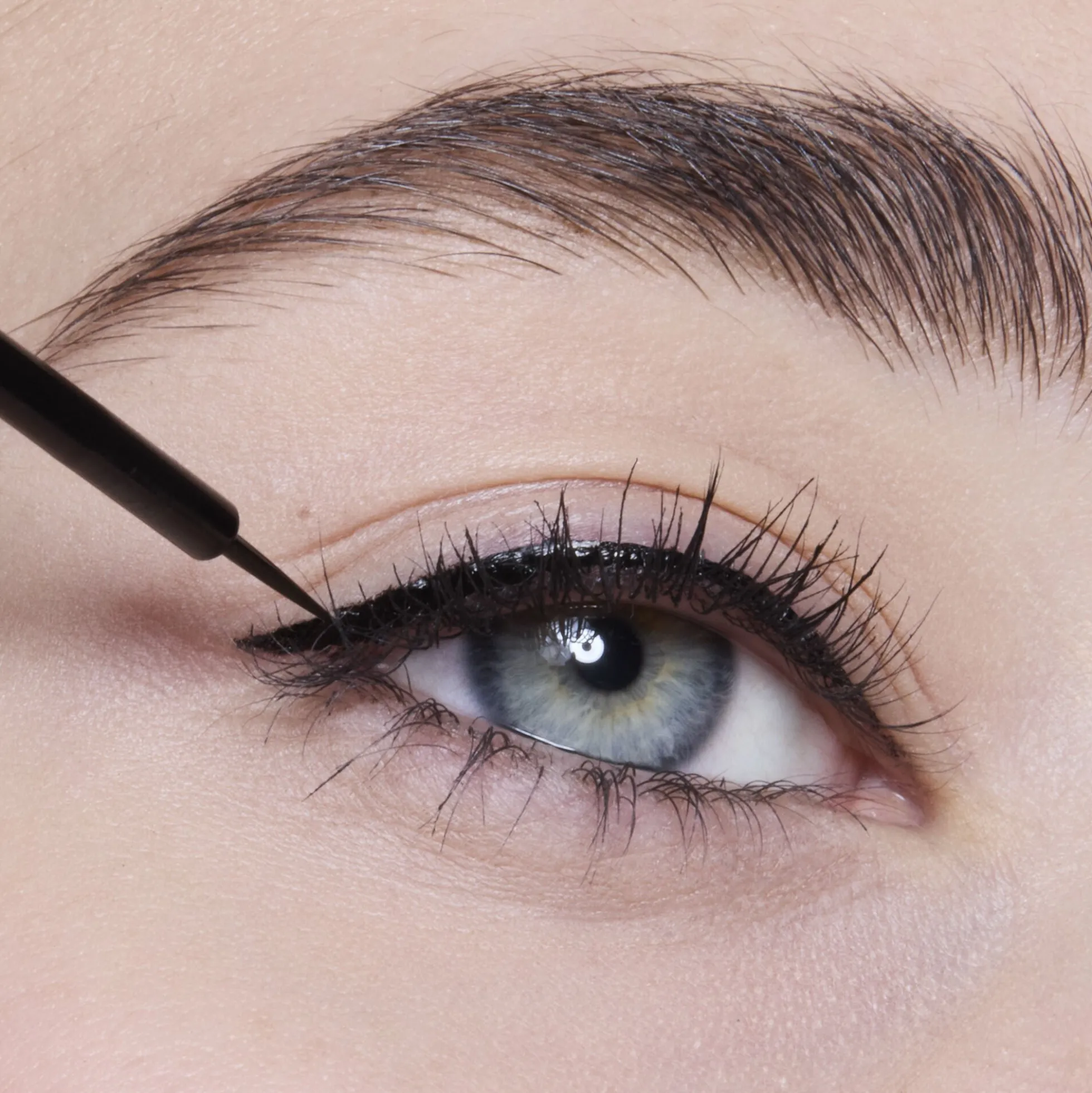 Precision Liquid Eyeliner