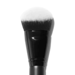 Smooth Swipe Foundation Brush